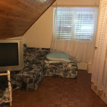 Hegyi Nyaraló * Balatonszemes